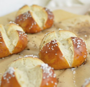 Schwäbische Laugenbrötchen