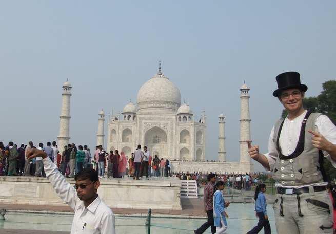 Marc Mundri Bäcker auf der Walz vor Taj Mahal